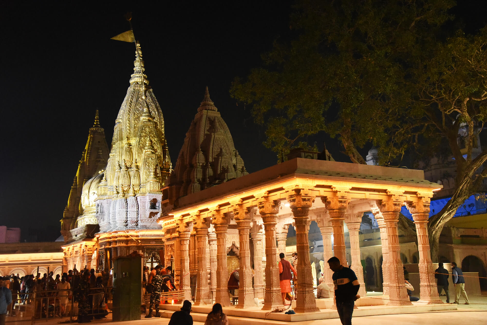 Shri Kashi Vishwanath Temple